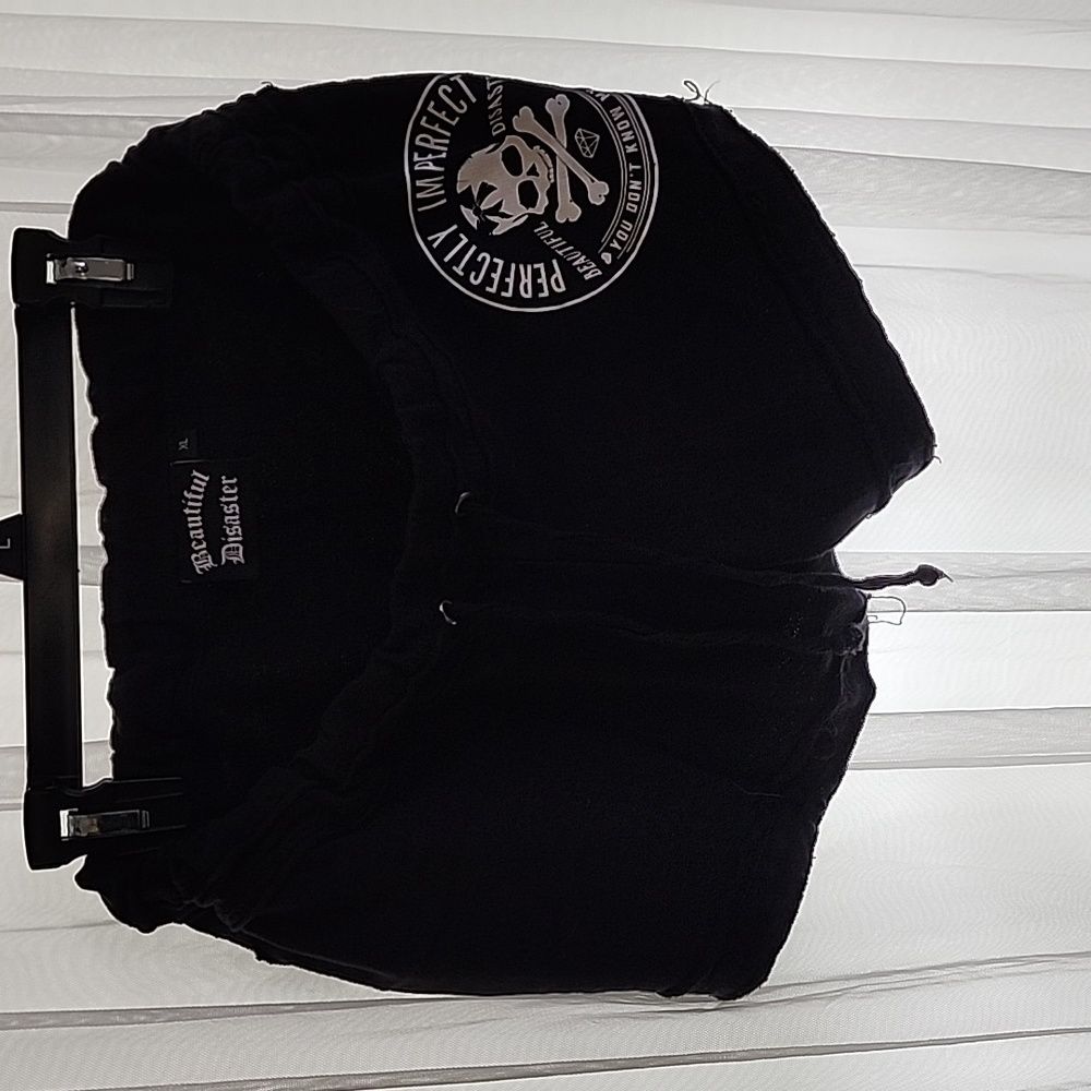 Beautiful Disaster, Women's Shorts!, Size XL